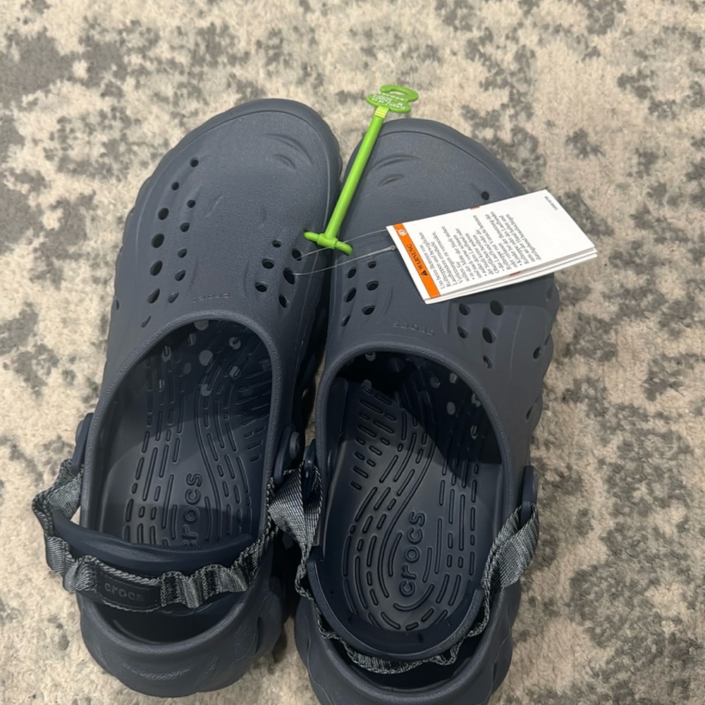 Mens crocs, men's 10, womens 12